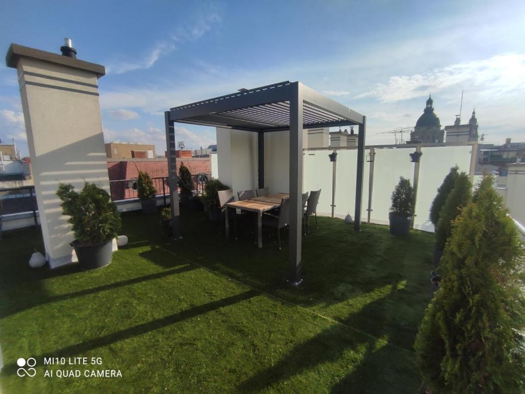 Jacuzzi Roofterrace Luxury Over The Opera Budapest Extérieur photo